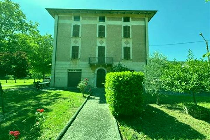 escort Palazzo Mancinelli-Vaccara