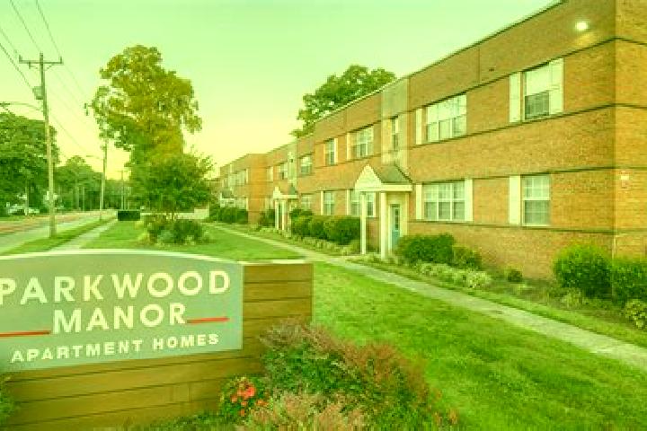 escort Parkwood Manor