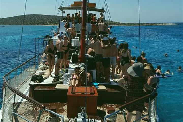 escort Paros