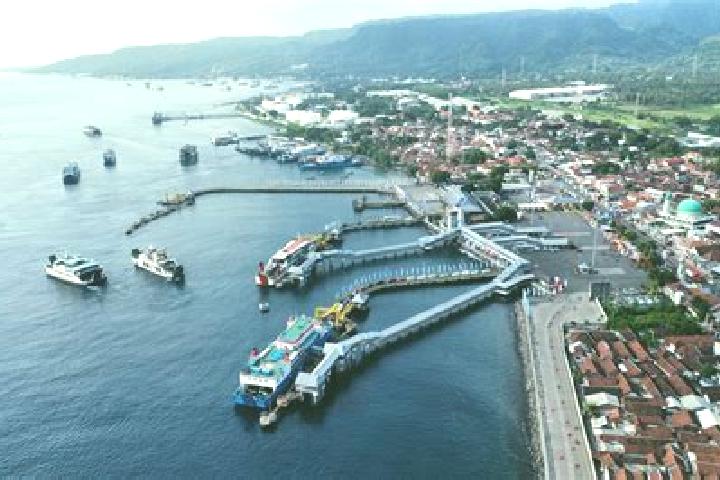 escort Pelabuhan Dagang