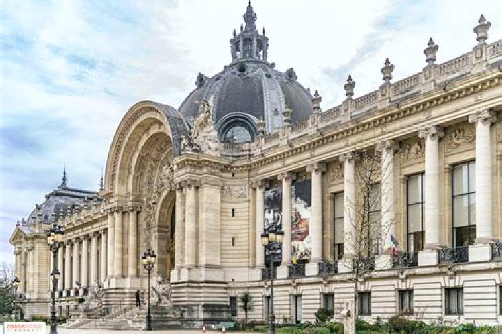 escort Petit Palais