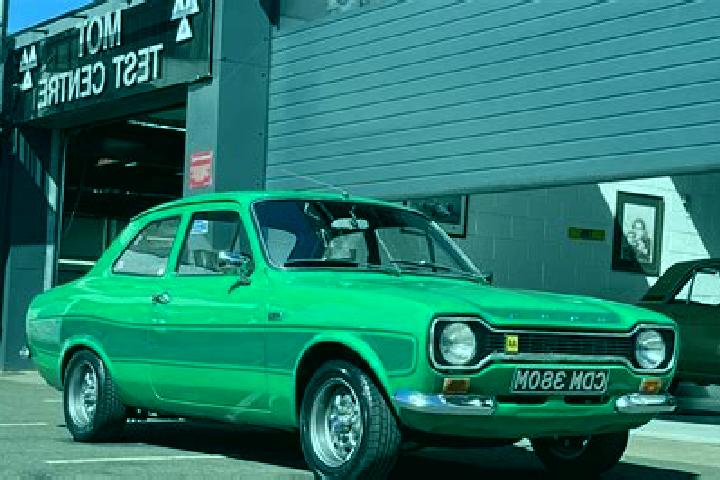 escort Pinkneys Green