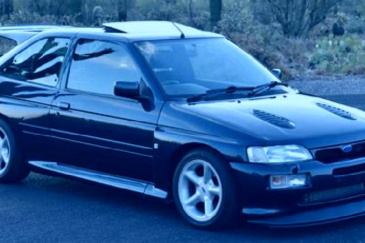 escort Ploudiry