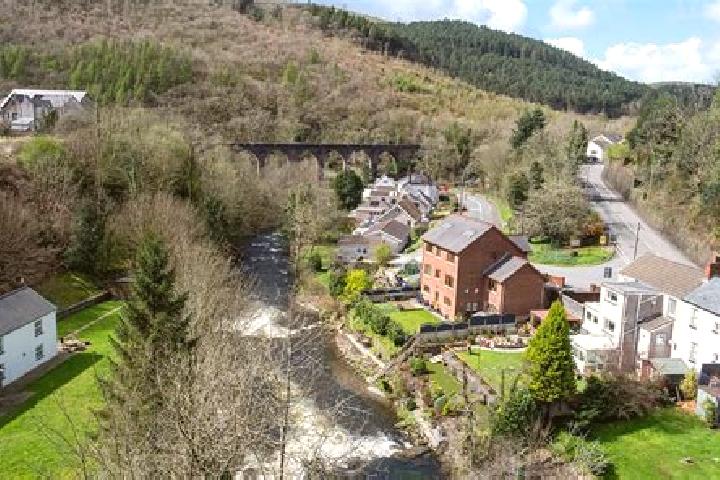 escort Pontrhydyfen