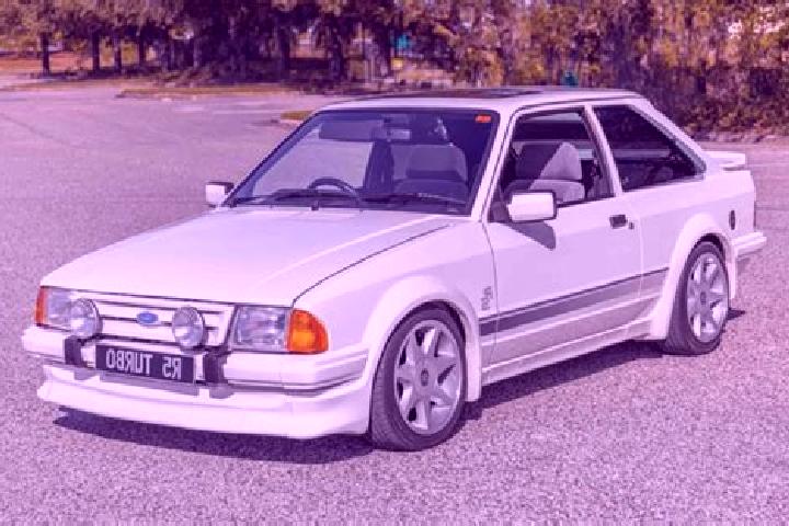 escort Pullur
