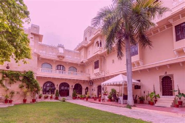 escort Rajmahal