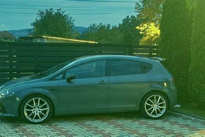 escort Razboieni-Cetate