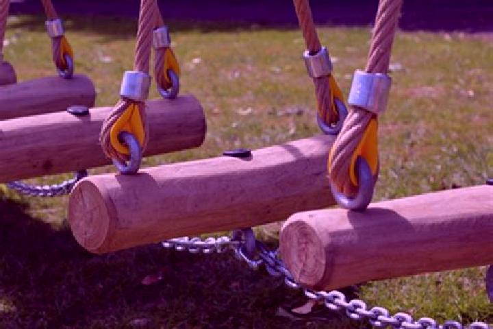 escort Ropes Crossing