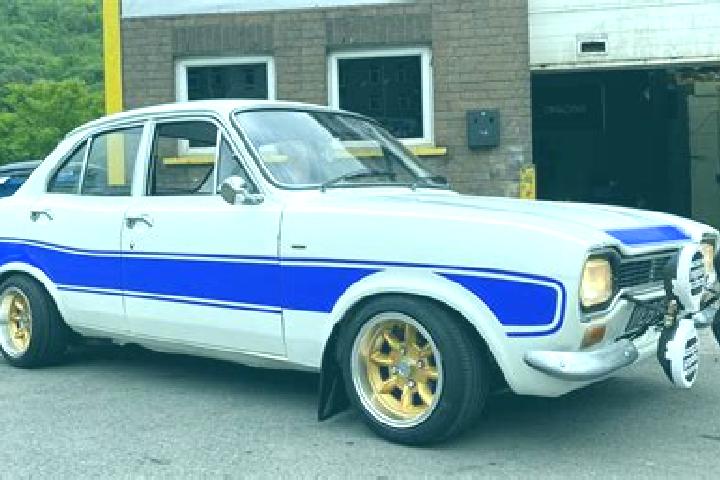 escort Rosehill