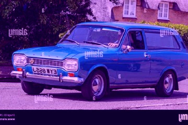 escort Rosendale Village