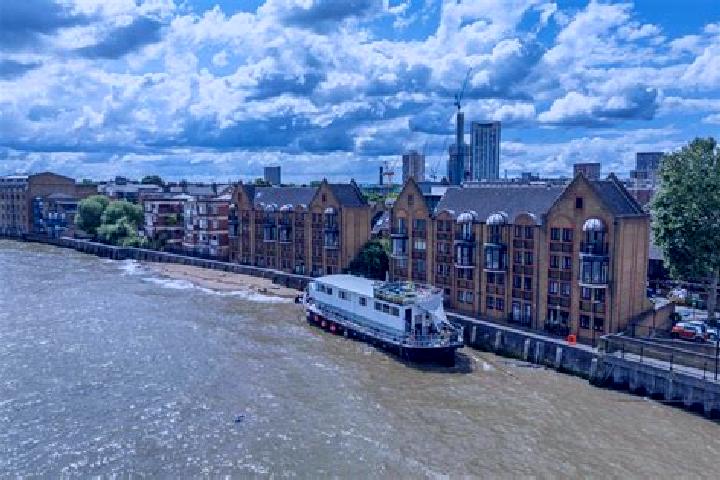 escort Rotherhithe