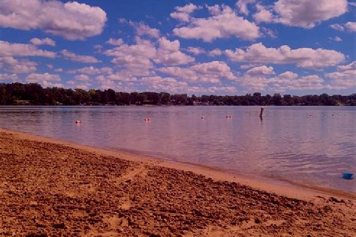escort Round Lake Beach