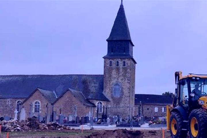escort Ruille-le-Gravelais