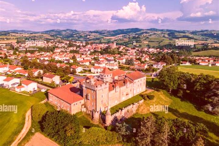 escort Saint-Symphorien-le-Chateau