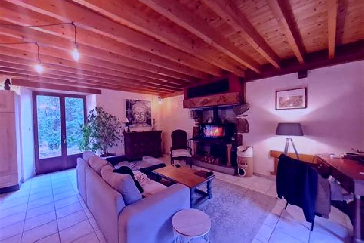 escort Sainte-Gemmes-le-Robert
