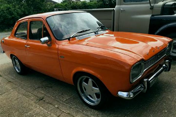 escort Sanderstead