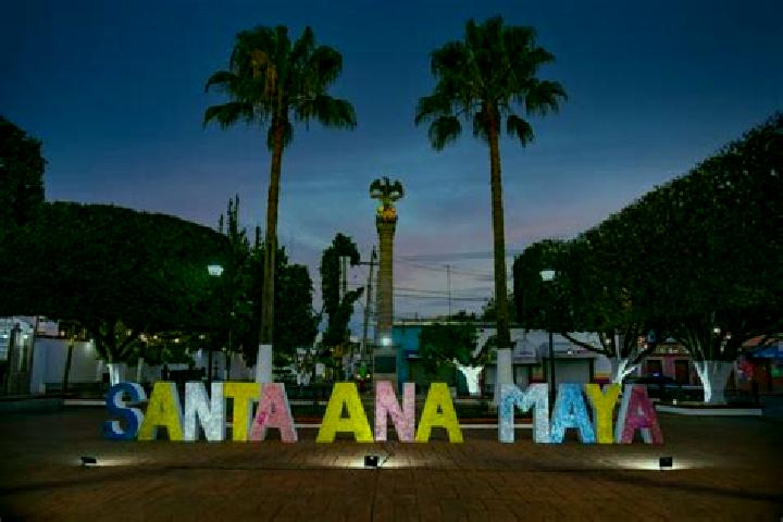 escort Santa Ana Maya