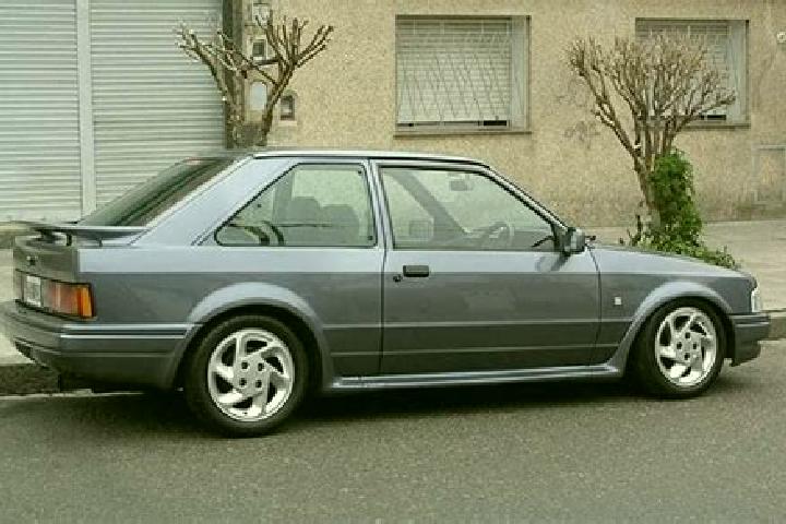 escort Sarkoey