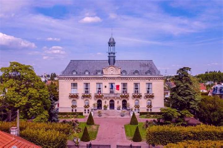 escort Savigny-le-Temple