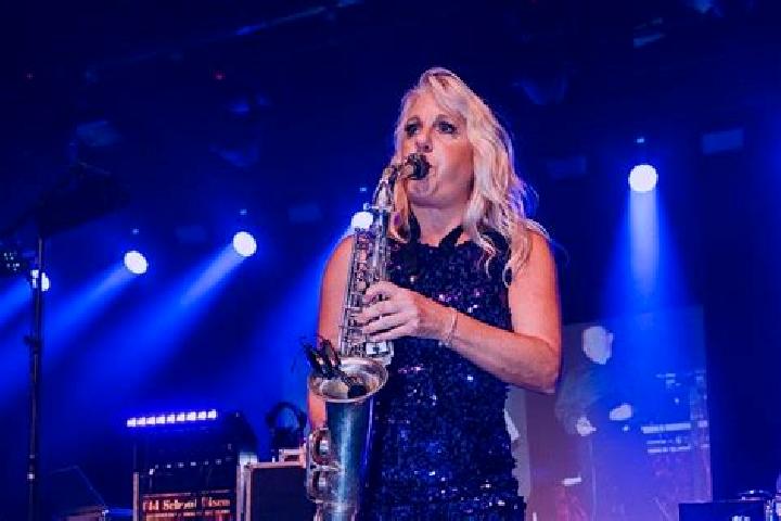 escort Sax