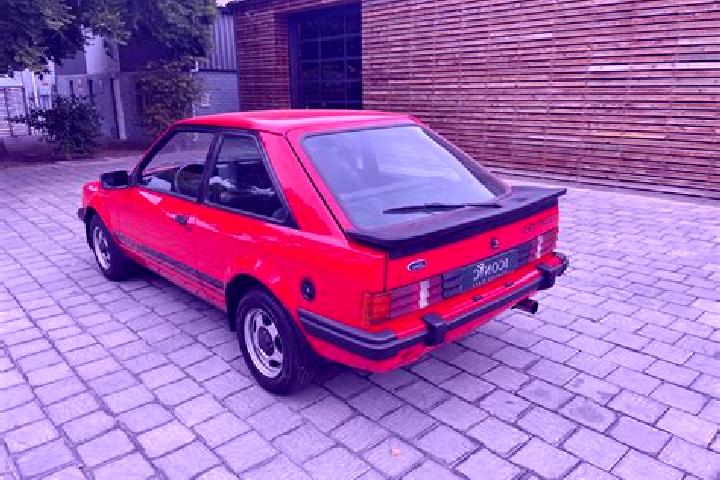 escort Serrig
