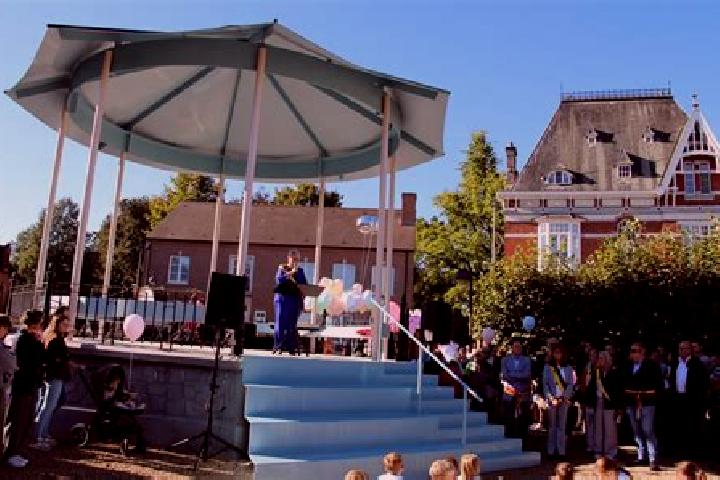 escort Sint-Lievens-Esse