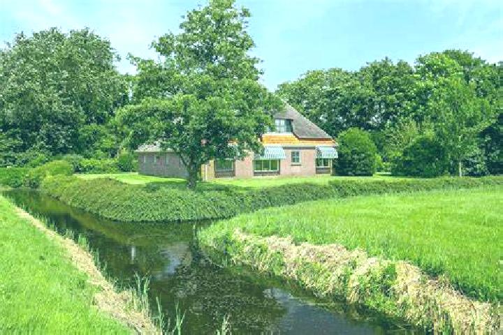 escort Sint Maartensbrug