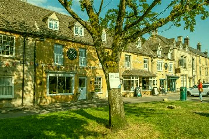 escort Stow on the Wold