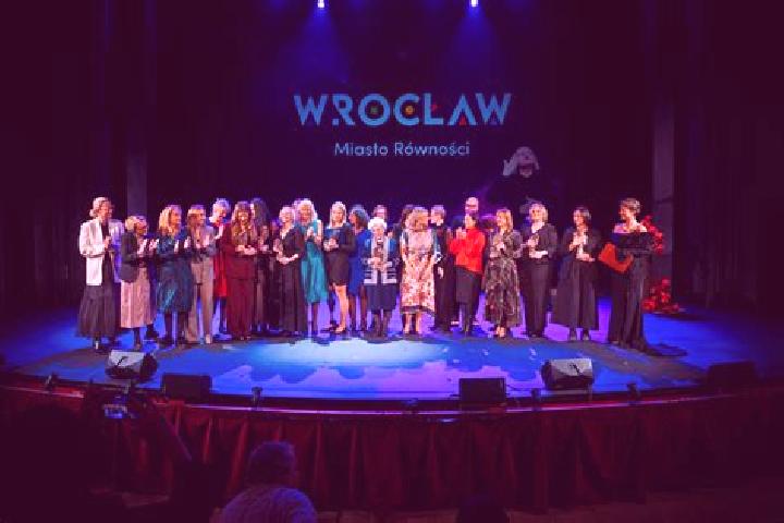 escort Strachocin-Wojnow