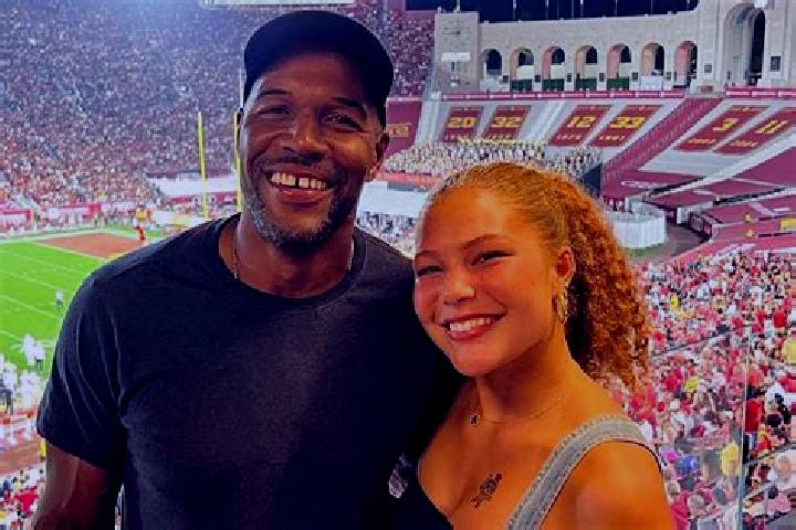 escort Strahan
