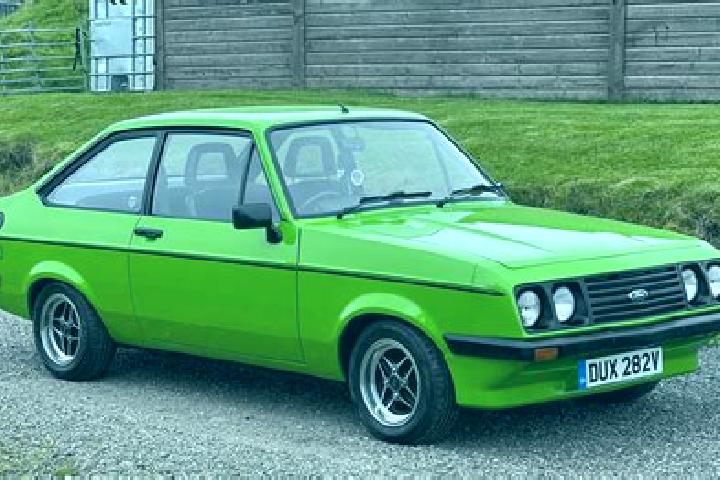 escort Strathern