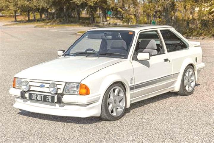escort Susuman
