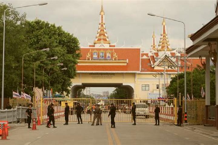 escort Ta Phraya