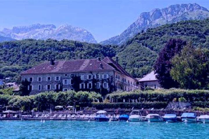 escort Talloires
