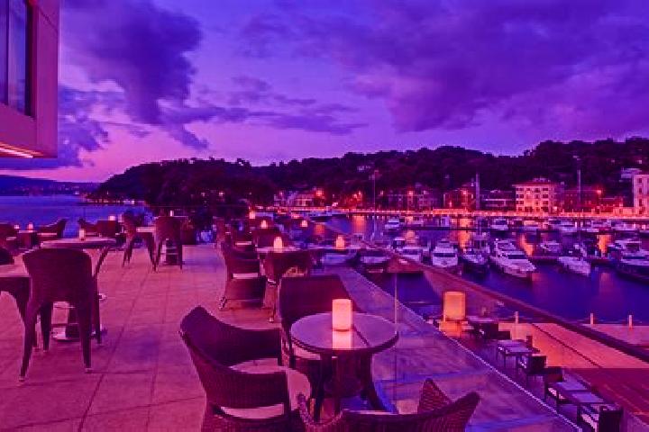 escort Tarabya