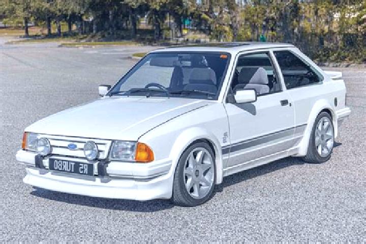 escort Tasikona