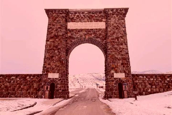 escort The Entrance North