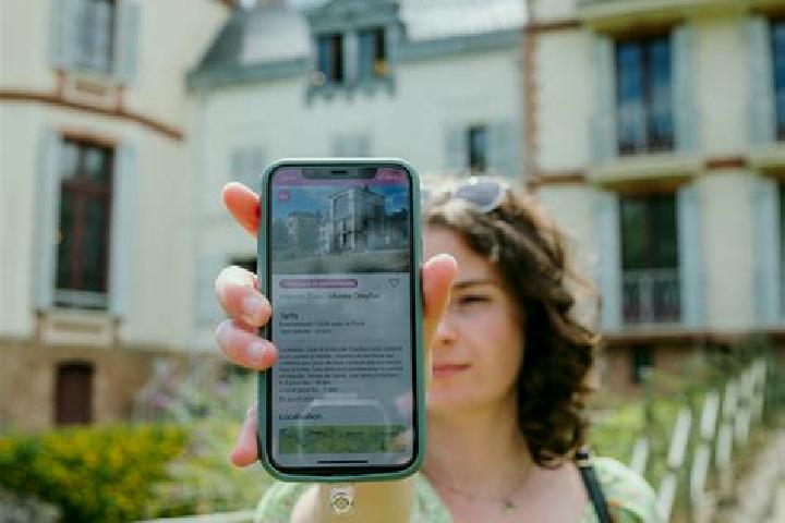 escort Thiverval-Grignon
