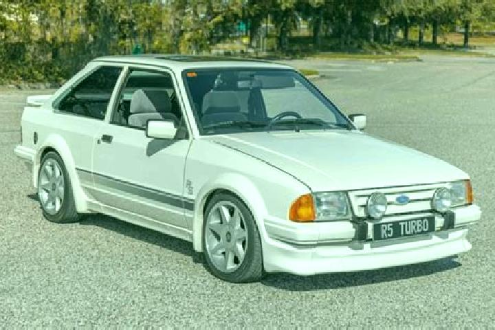 escort Tikiraya