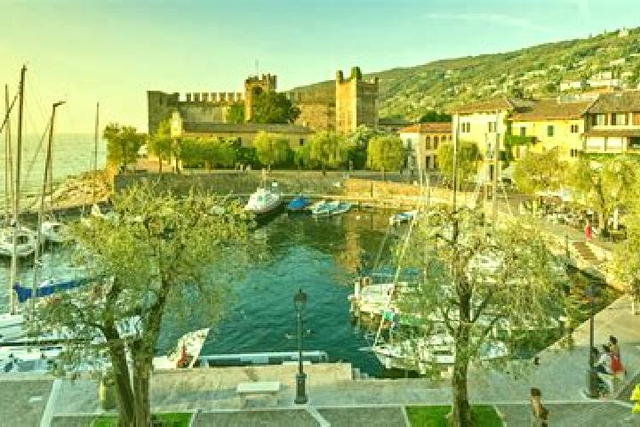 escort Torri del Benaco