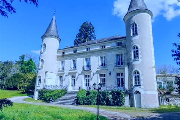 escort Tournon-Saint-Pierre