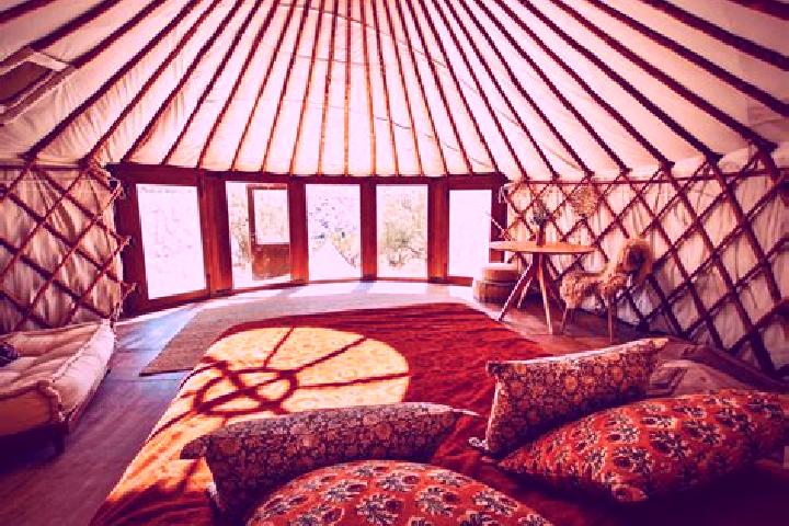 escort Tsotsin-Yurt