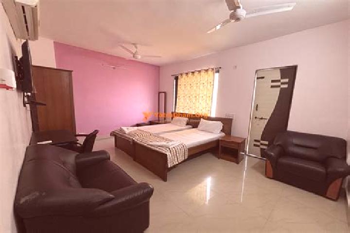 escort Tuljapur