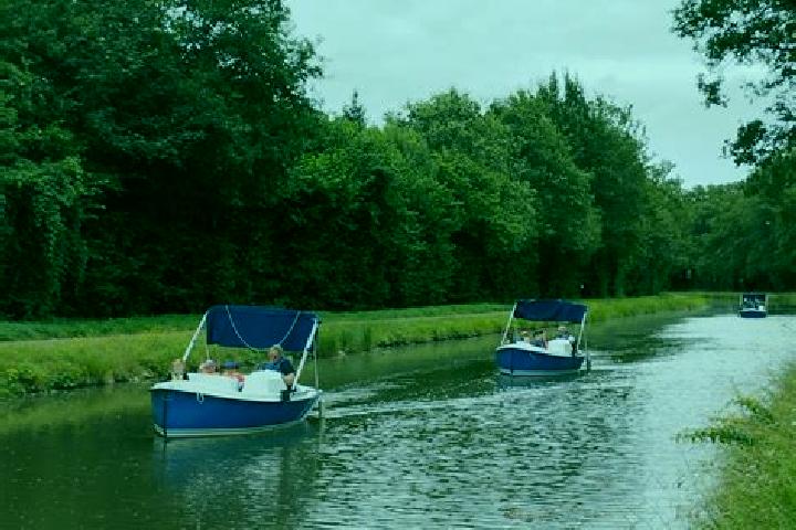 escort Vallon-en-Sully