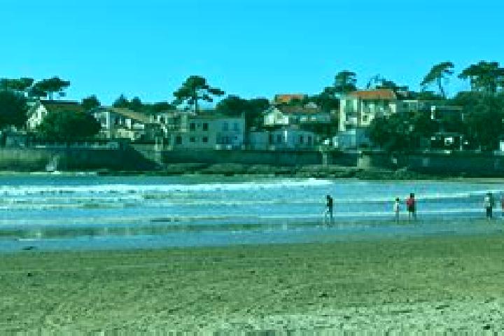 escort Vaux-sur-Mer