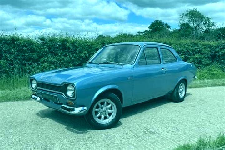 escort Velaine
