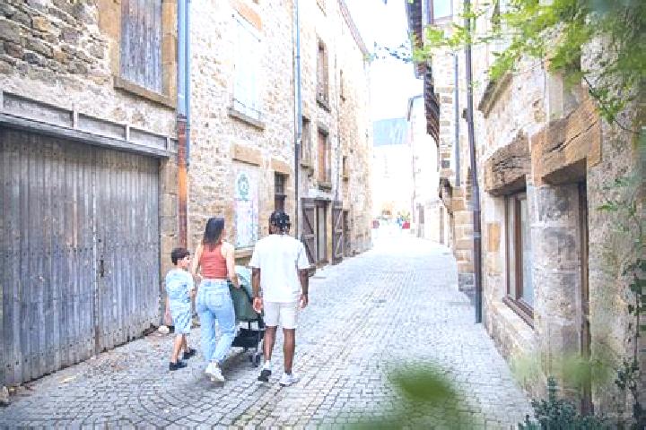 escort Vic-le-Comte