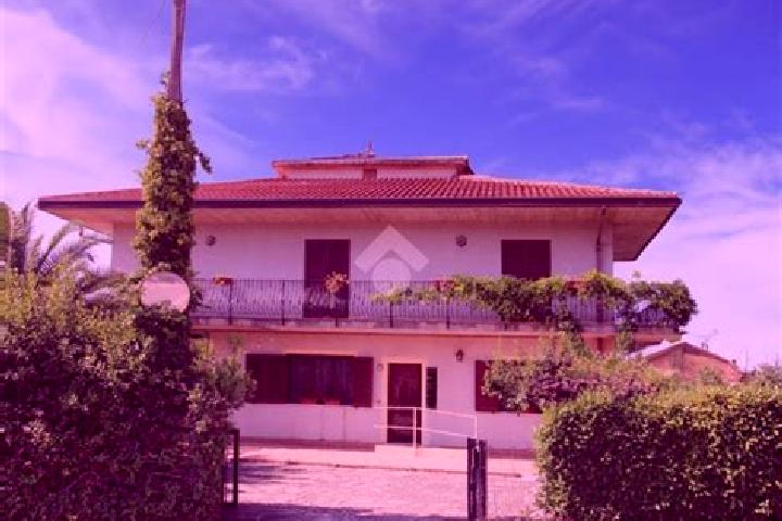 escort Villa Caldari