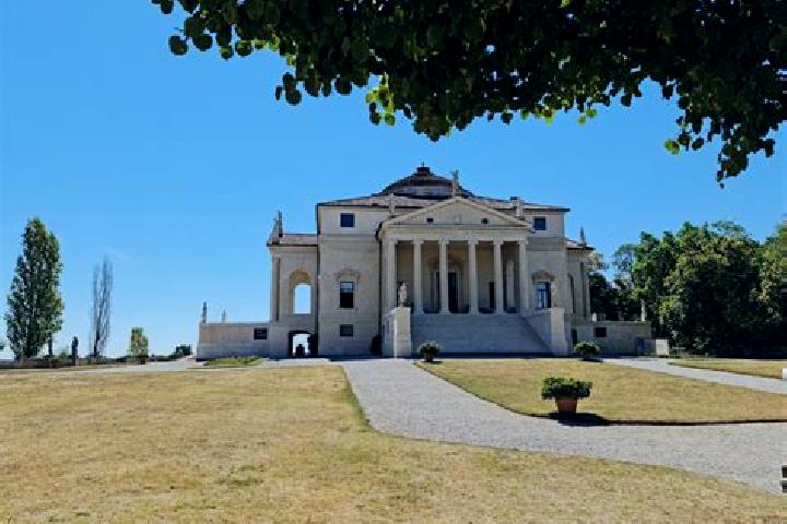 escort Villa Fontana
