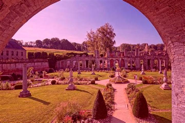 escort Villers-la-Ville